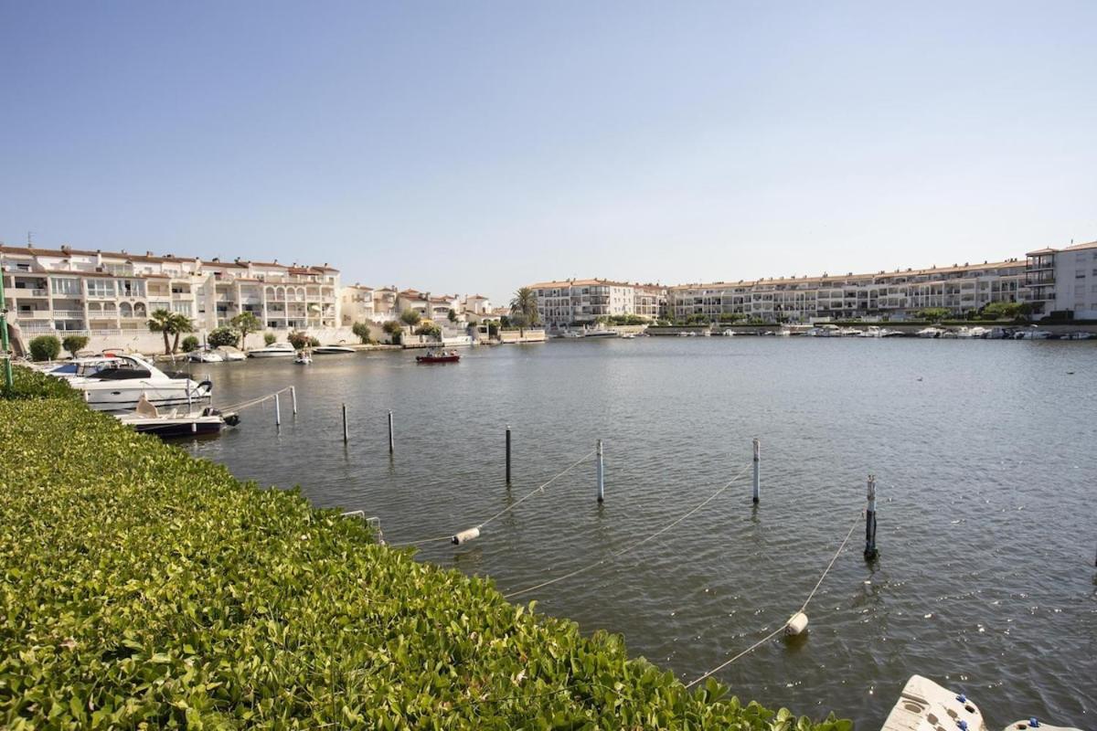 1005 Apartamento Con Vistas Al Lago San Maurici By Homeselectspain Емпуриабрава Екстериор снимка